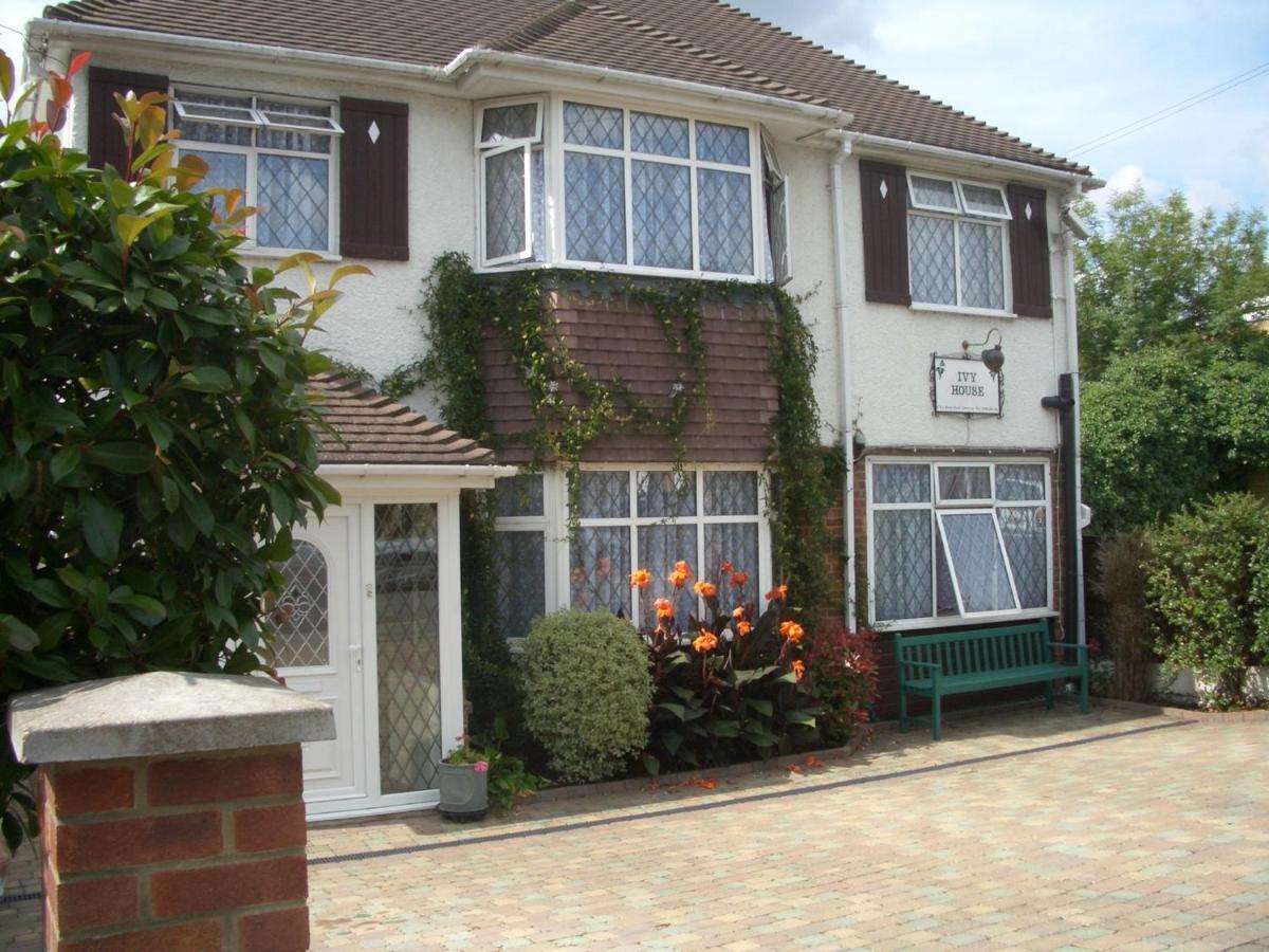 Ivy House Hotel Ickenham Exterior photo
